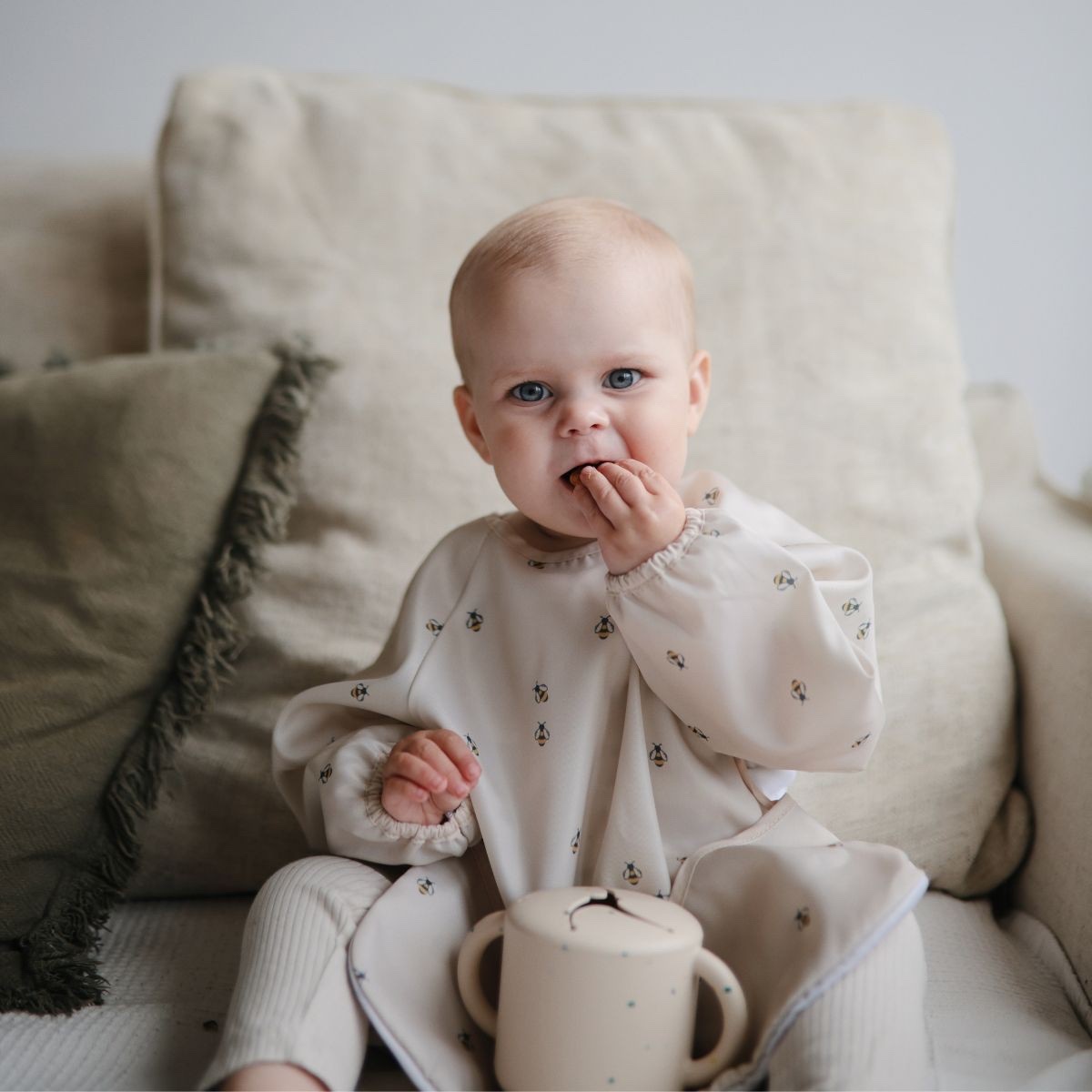 Mushie - Long sleeve bib - Bijen - Afbeelding 2